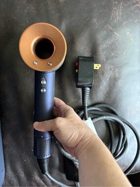 Dyson Supersonic Hair Dryer with Case and all attachments